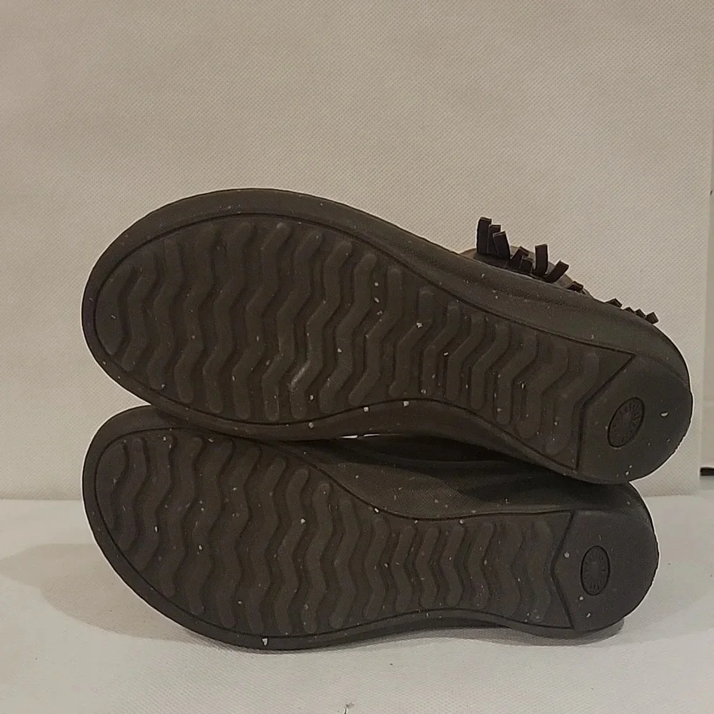 NEW -‎ UGG GAVIOTA BROWN SUEDE ANKLE BOOTS (sz 6)